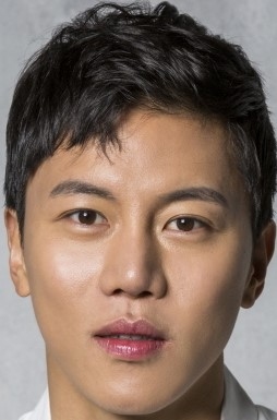 Eum Moon-Suk